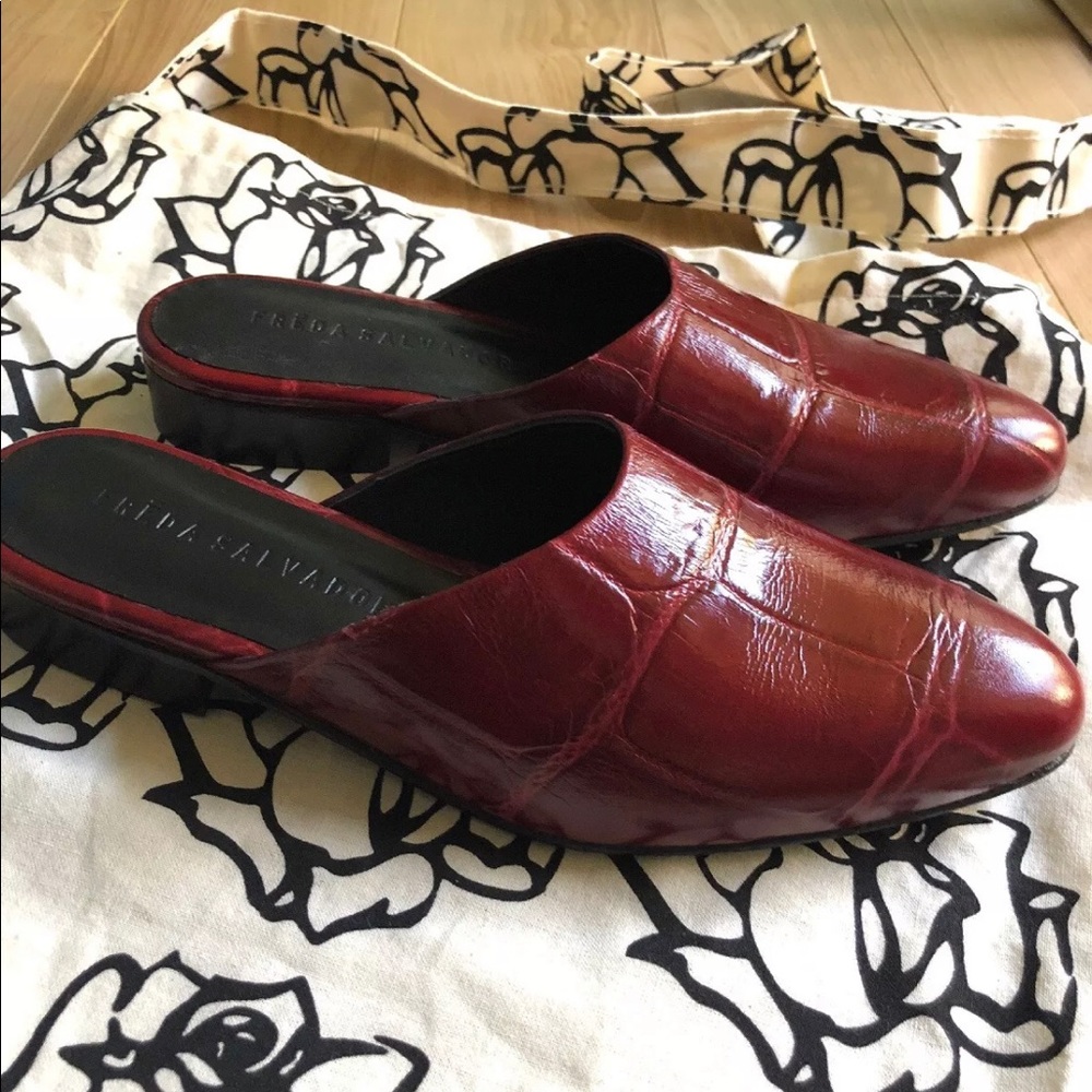 Freda Salvador Red Embossed Croc Mules in US 7 NEW